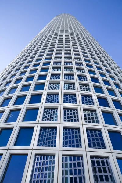Modernes Bürogebäude — Stockfoto