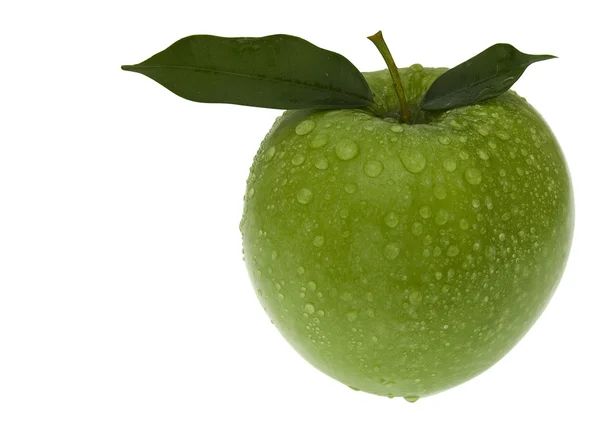 Grüner Apfel mit Blättern. — Stockfoto