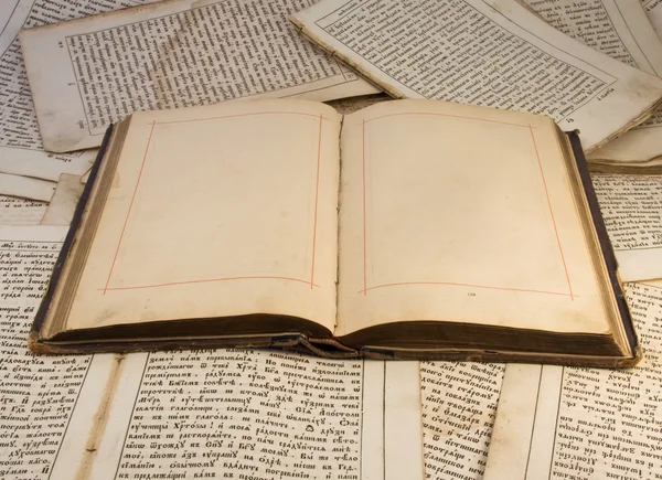 Το ανοιχτό βιβλίο παλιά με κενές σελίδες — Φωτογραφία Αρχείου
