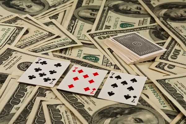 Dollar und Spielkarten, Preis — Stockfoto