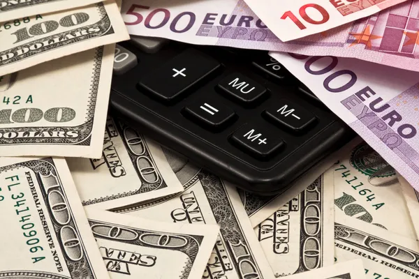 Dolar, euro ve hesap makinesi — Stok fotoğraf
