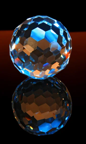 Magisch geschliffene Kristallkugel — Stockfoto