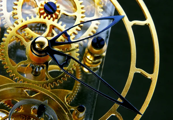 金の時計のメカニズム — ストック写真