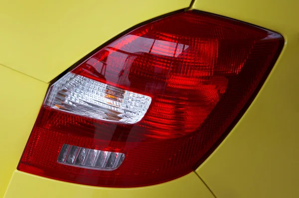 Lanternas do carro moderno amarelo — Fotografia de Stock
