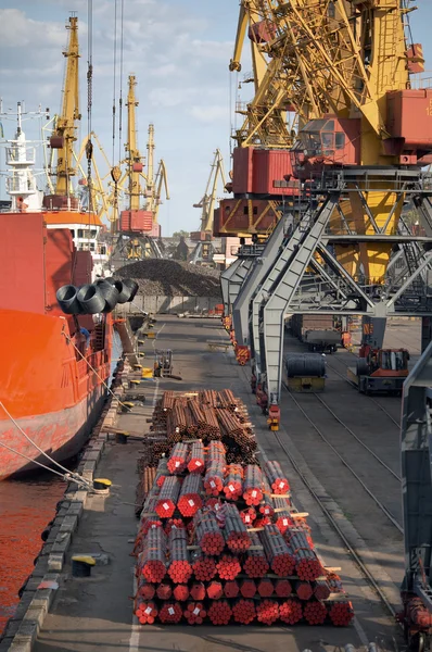 Port with loading cargo ship — Stock Photo, Image