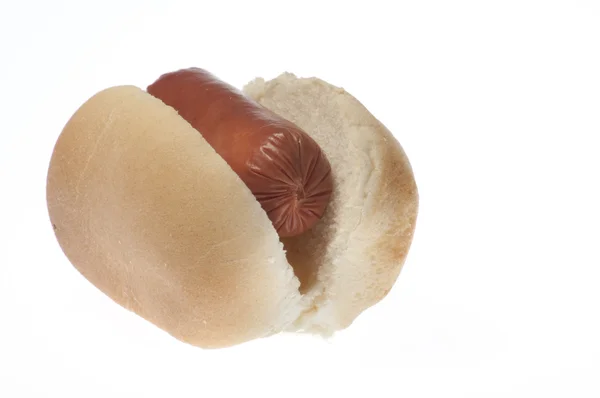 Sosisli sandviç üzerine beyaz izole — Stok fotoğraf