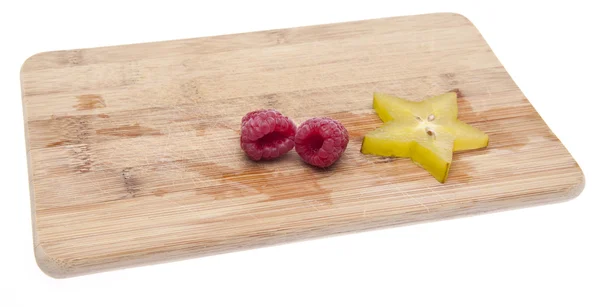 新鮮なラズベリーとゴレンシ starfrui — ストック写真