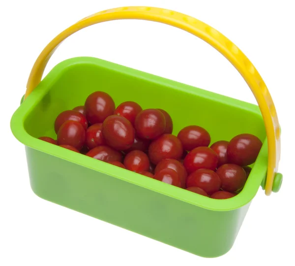 篮子里的新鲜的樱桃西红柿 — 图库照片