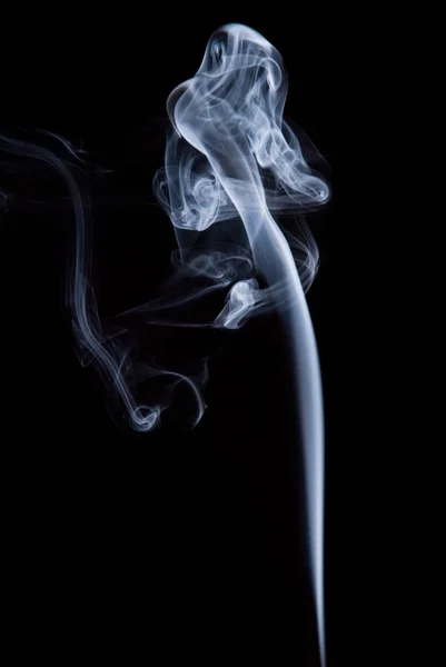Rök på en svart bakgrund — Stockfoto