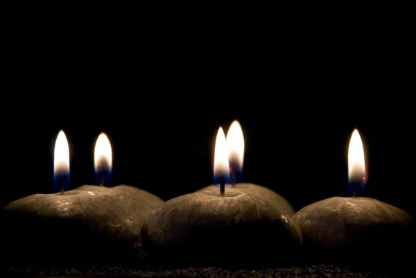 Πέντε κεριά με τη μορφή πέτρες — Φωτογραφία Αρχείου