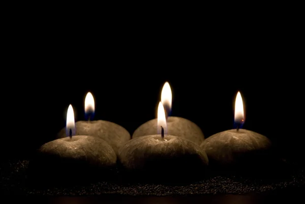 Cinque candele sotto forma di pietre — Foto Stock
