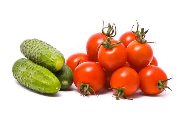 Tomates et concombres frais — Photo