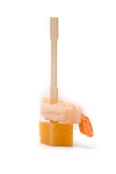 Canapé com queijo e camarão — Fotografia de Stock