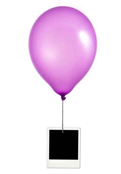 Mor balon ve fotoğraf çerçevesi — Stok fotoğraf