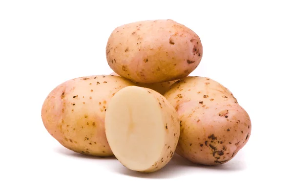 Ziemniaki na białym studio — Zdjęcie stockowe