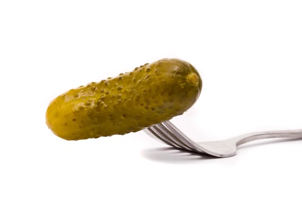 Ingemaakte komkommer op een stekker — Stockfoto