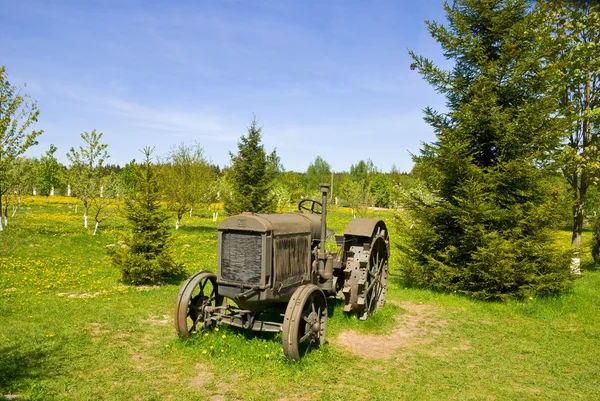Old wheeled tractor — Stock Photo, Image