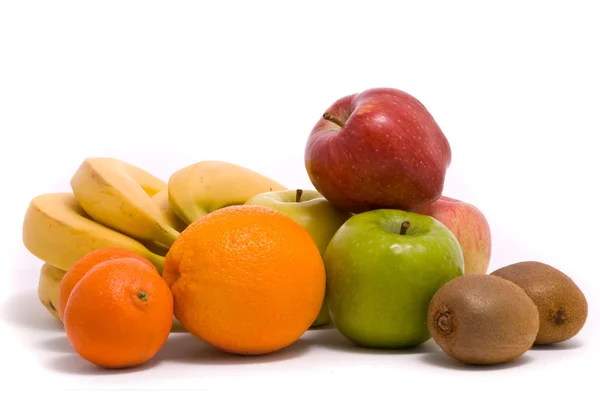 Frutti colorati su sfondo bianco — Foto Stock