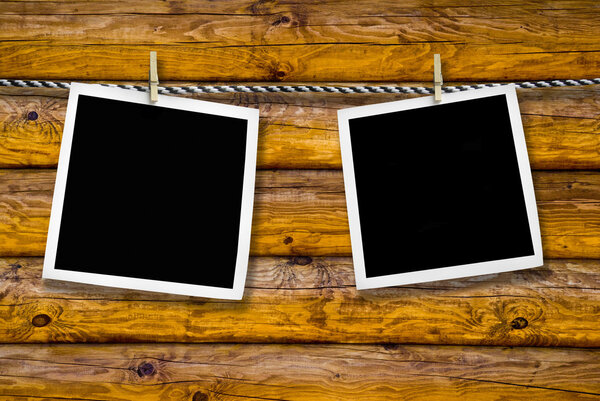 Винтажные фотографии на веревке
