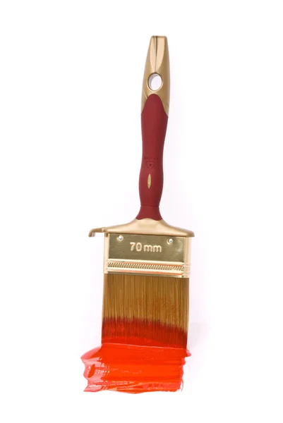 Spazzola professionale con vernice rossa — Foto Stock