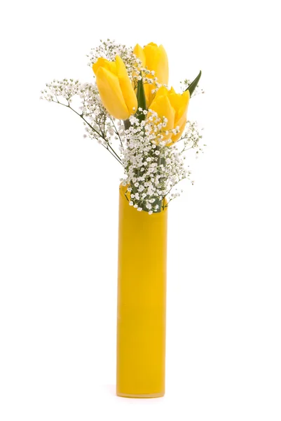 黄色のチューリップ、花瓶の花束 — ストック写真