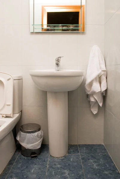 Bathroom in hotel — Stock Photo, Image