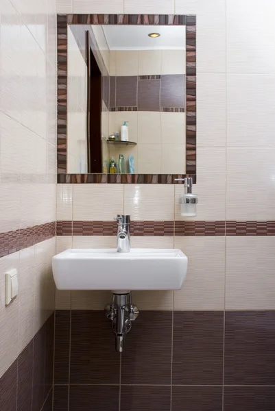 Tvättfat i badrum — Stockfoto