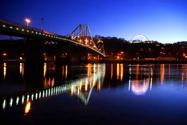 Ayak köprüden dniper Nehri — Stok fotoğraf