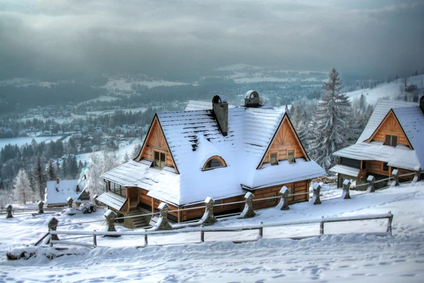 Casa en la montaña — Foto de Stock