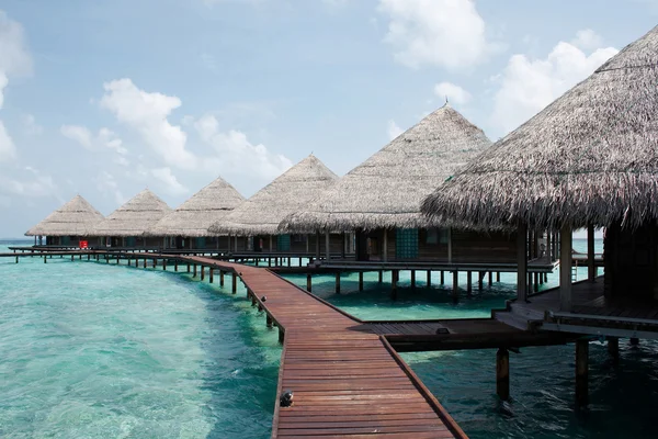 Vatten villor i havet. Maldiverna. — Stockfoto