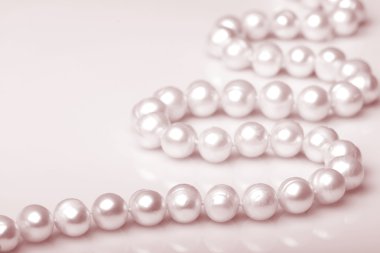 Pearl necklace clipart