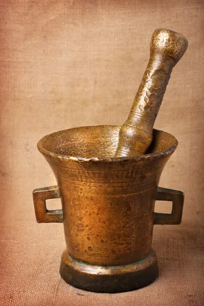 Antiguo mortero de bronce —  Fotos de Stock