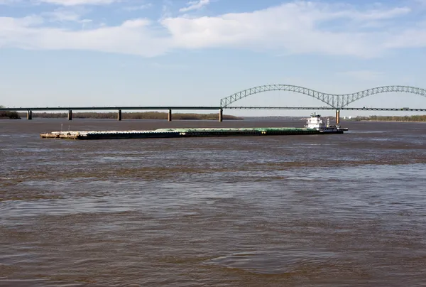 Barge On The Mississippi — Stock Photo, Image