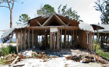 Kasırga tarafından tahrip ev