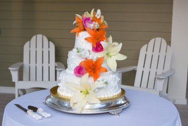 Wedding Cake With Flowers clipart