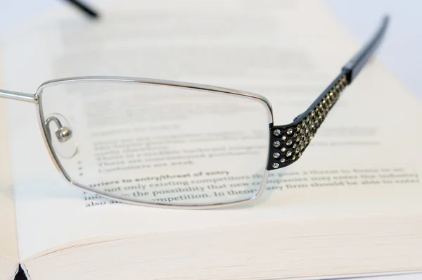 Glasses with book close-up — Stock Photo, Image