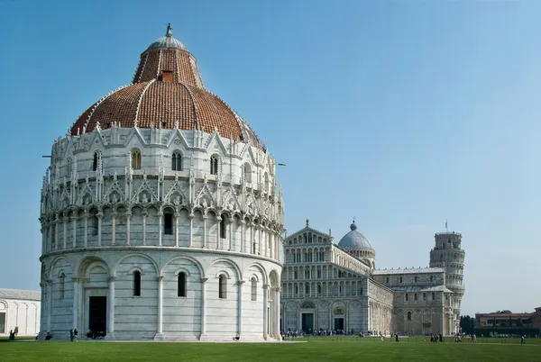 Catedral e torre inclinada de Pisa . — Fotografia de Stock