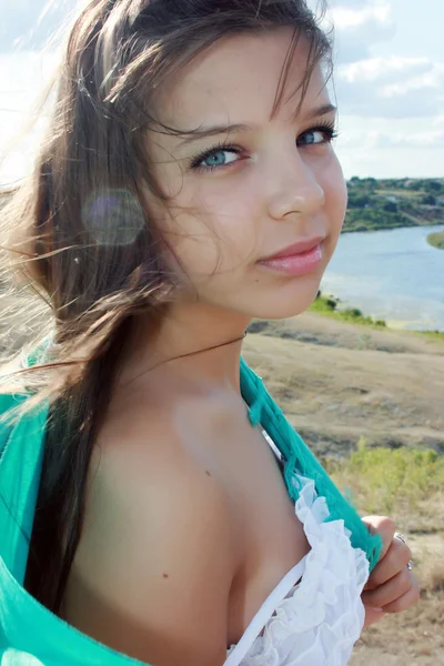 美しい少女夏の肖像画 — ストック写真
