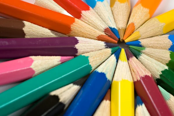Lápices de color en organizar — Foto de Stock