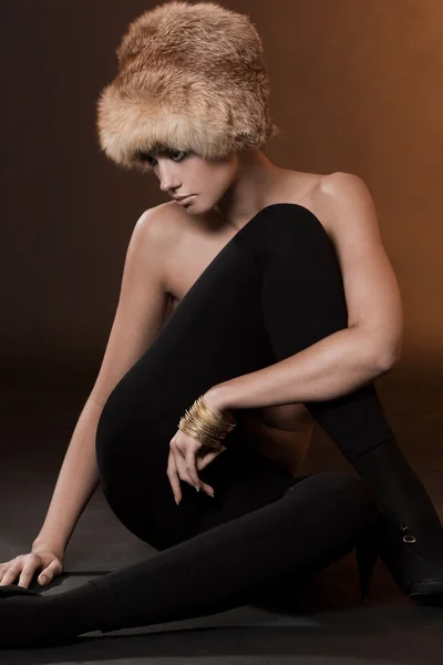 Mulher de chapéu de pele — Fotografia de Stock