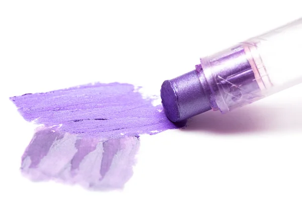 在白色背景上的紫罗兰色唇膏 — 图库照片
