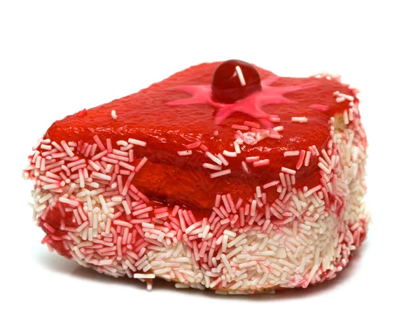 흰 배경에 있는 체리 케이크 — 스톡 사진