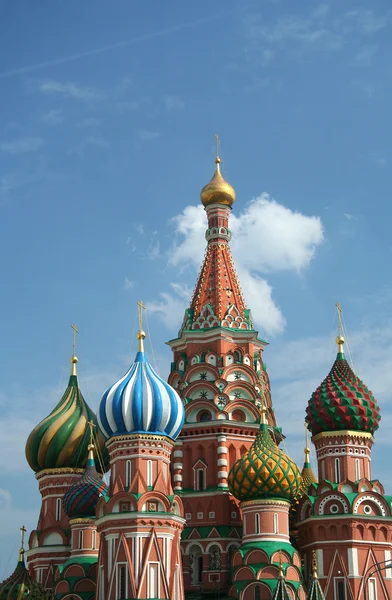 Koepels van saint basil kathedraal in Moskou — Stockfoto