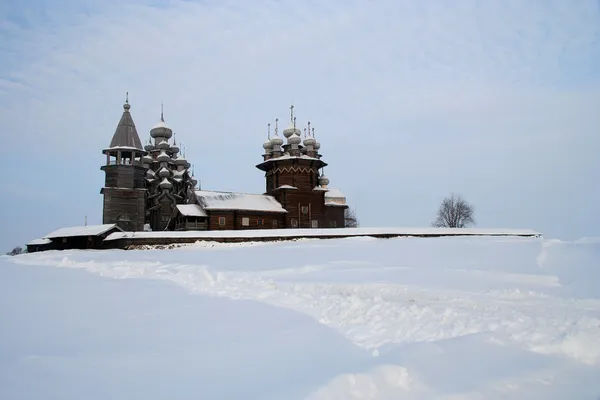 Drewniane słynnego Muzeum rosyjskiego kizhi Obrazy Stockowe bez tantiem