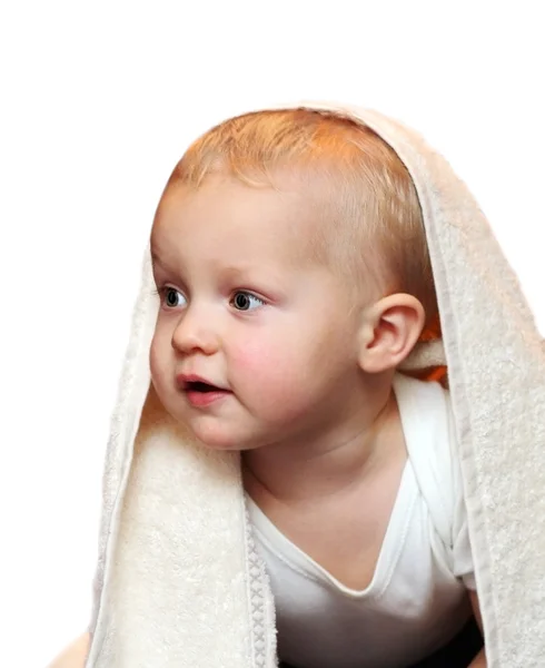 Мальчик с полотенцем — стоковое фото