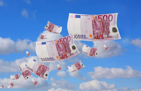 Летающие евро — стоковое фото