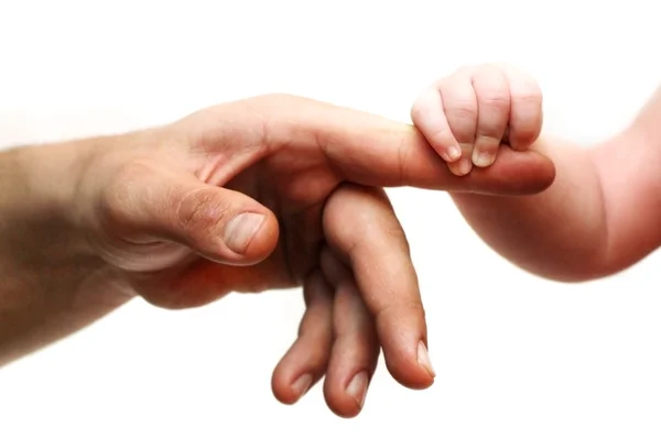 Les mains du père et du bébé — Photo