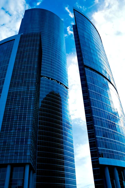 Новые небоскребы бизнес-центр — стоковое фото