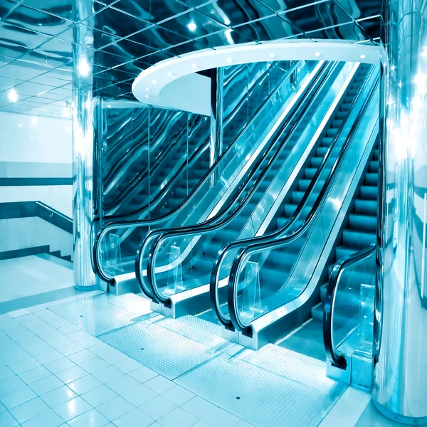 Escalera mecánica futurista —  Fotos de Stock