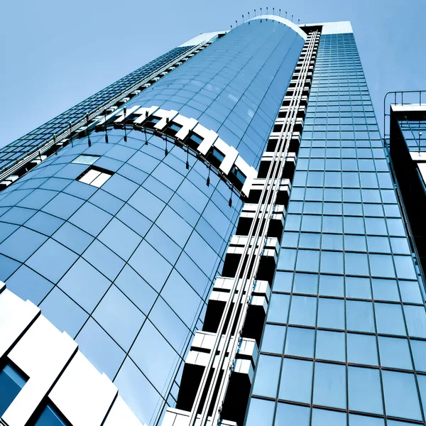 斜めビジネス超高層ビル — ストック写真